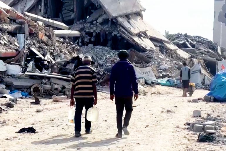 65d8b9d8bad8bad984d8a8d8a7d8aa-1762859520 قرب "الخط الأصفر".. أسرة فلسطينية تجاور الموت في غزة
