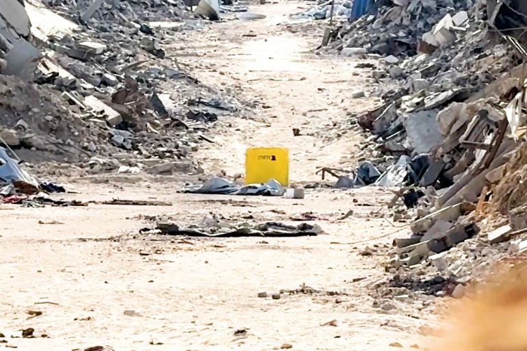 6d8bad981d8a8d984d8a7-1762859524 قرب "الخط الأصفر".. أسرة فلسطينية تجاور الموت في غزة