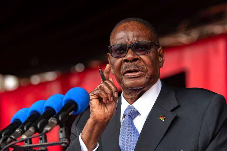 ap_691bf1d16abae-1763439057 Malawi's President Peter Mutharika speaks during an inauguration ceremony at Kamuzu Stadium in Blantyre, Malawi, Saturday, Oct. 4, 2025. (AP Photo/Thoko Chikondi)
