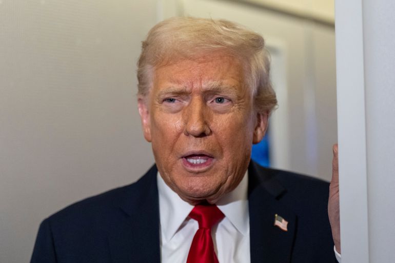 ap_692686f5cc205-1764132597-2 President Donald Trump speaks with reporters while in flight on Air Force One from Joint Base Andrews to his Mar-a-Lago estate in Palm Beach, Fla., Tuesday, Nov. 25, 2025. (AP Photo/Alex Brandon)