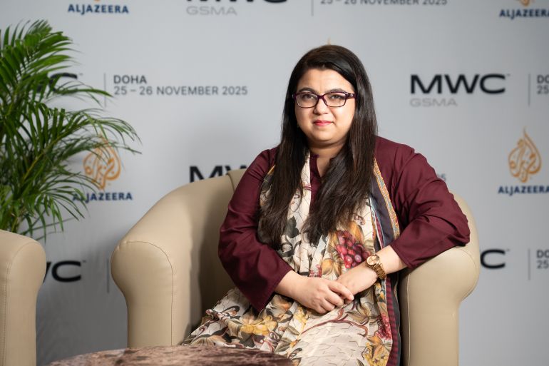 صور لوزيرة تكنولوجيا المعلومات الباكستانية المصدر الجزيرة