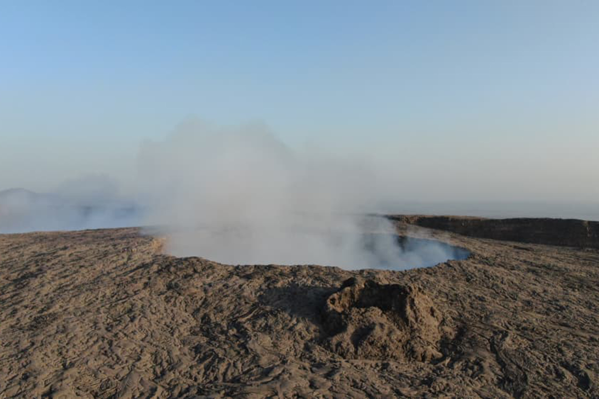 photo-1-1763987052 صور متنوعة لبركان "هايلي غوبي" في إثيوبيا