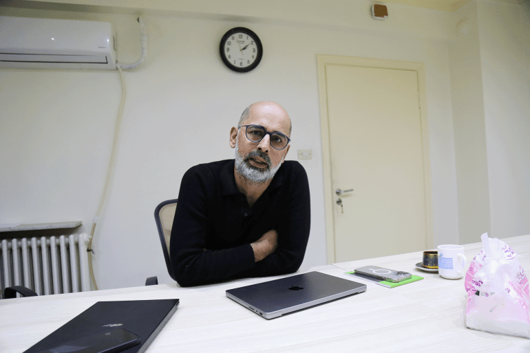 تقرير من دمشق لصفحة حريات رياض أولار، الرئيس المؤسس المشارك لـ"رابطة معتقلي ومفقودي سجن صيدنايا" استمرار الظاهرة حتى اليوم ويحذر من "آثارها الكارثية الخطيرة على السلم الاجتماعي" في سوريا.