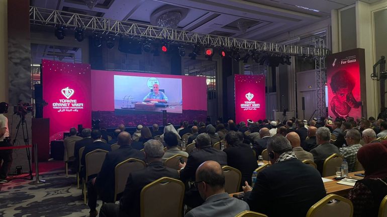 sdfsdfas2-1762947581 انطلاق “القمّة الإنسانيّة الدوليّة من أجل غزّة” في إسطنبول.. نداءٌ عالمي لإحياء الضمير الإنساني انطلقت في مدينة إسطنبول، اليوم الثلاثاء 11 نوفمبر، أعمال القمة الإنسانية الدولية من أجل غزة التي ينظمها وقف الديانة التركي (TDV)، بمشاركة ممثلين عن أكثر من 30 دولة و350 مؤسسة وجمعية تُعنى بالشأن الإنساني والإغاثي.