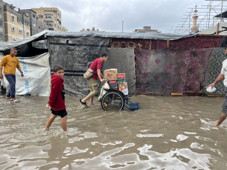 v2v257-1764143245-2 NUSEIRAT, GAZA - NOVEMBER 25: A view of makeshift tents flooding after heavy rainfall at the Nuseirat Refugee camp as the Palestinian families struggle to live under harsh living conditions while the Israeli attacks continue in Nuseirat, Gaza on November 25, 2025. ( Hassan Jedi - Anadolu Agency )