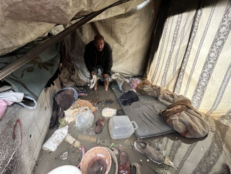 v2v259-1764143265 NUSEIRAT, GAZA - NOVEMBER 25: A view of makeshift tents flooding after heavy rainfall at the Nuseirat Refugee camp as the Palestinian families struggle to live under harsh living conditions while the Israeli attacks continue in Nuseirat, Gaza on November 25, 2025. ( Hassan Jedi - Anadolu Agency )