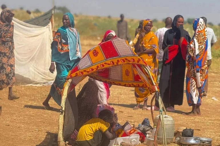 1001328817-1765278152 نازحون من منطقة طويلة / المصدر: الجزيرة نت