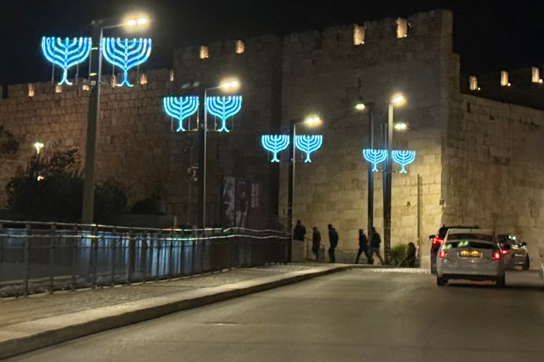 عيد الأنوار اليهودي، الحانوكاه، القدس، الجزيرة