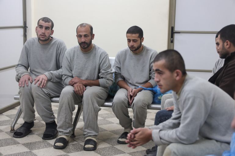 غزة.. إسرائيل تفرج عن 10 أسرى فلسطينيين