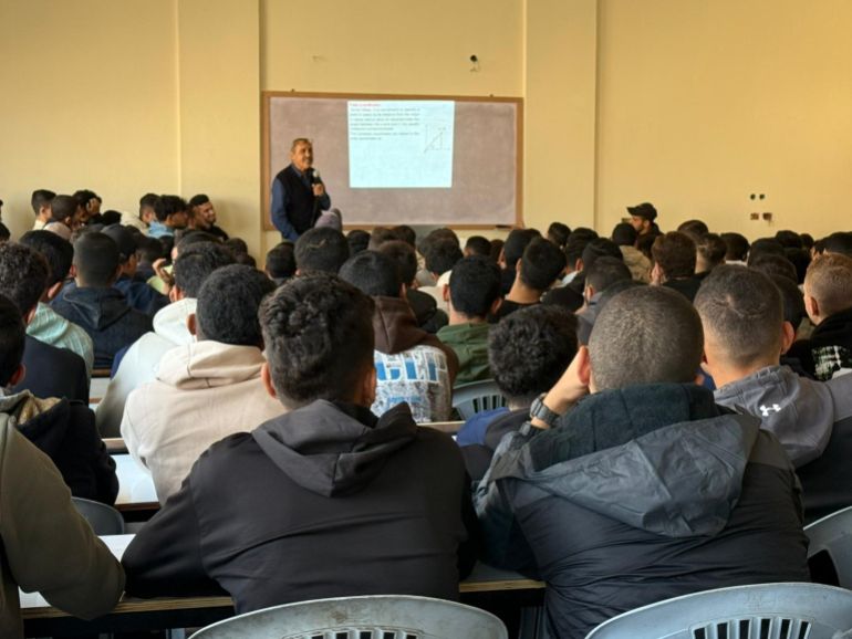 استصلاح 5 قاعات في مبنيين من مباني الجامعة الإسلامية والشروع بالتعليم الوجاهي بعد توقف العملية التعليمية مدة عامين بسبب الحرب على غزة