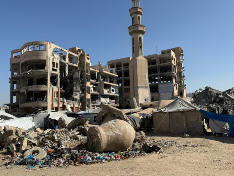 الجامعة الإسلامية تفتتح أبوابها للتعليم الوجاهي رغم اكتظاظها بالنازحين