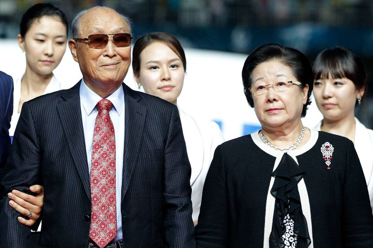 SUWON, SOUTH KOREA - JULY 22: Reverend Moon Sun Myung (L), founder of the Unification Church, and his wife Han Hak Ja attend the ceremony after the Peace Cup final match between Hamburger SV and Seongnam Ilhwa Chunma at Suwon World Cup Stadium on July 22, 2012 in Suwon, South Korea. (Photo by Kiyoshi Ota/Getty Images)