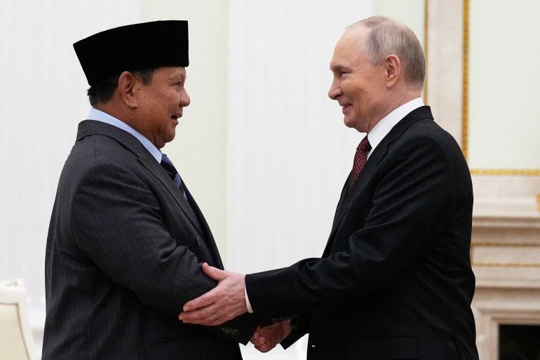 pic-5542-1765561205 Russian President Vladimir Putin shakes hands with his Indonesian counterpart Prabowo Subianto during a meeting at the Kremlin in Moscow, Russia, December 10, 2025. Alexander Zemlianichenko/Pool via REUTERS