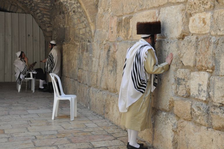 pic-5542-1765636119 صورة 2 تمييز تاريخي ضد اليهود الشرقيين والإثيوبيين والمهاجرين الروس. المصدر: الجزيرة نت