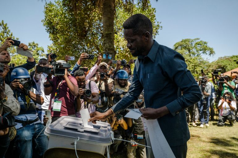 Uganda opposition leader and National Unity Platform (NUP) presidential candidate Robert Kyagulanyi Ssentamu, popularly known as Bobi Wine, casts his ballot in Kampala on January 15, 2026, during Uganda’s 2026 general elections. (Photo by Rian COPE / AFP)