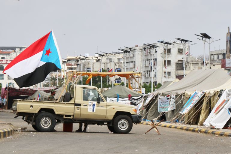 Southern Yemen soldiers of Southern Transitional Council (STC) stand alert at a check point, in Aden, Yemen, Wednesday, Dec. 31, 2025. (AP Photo)