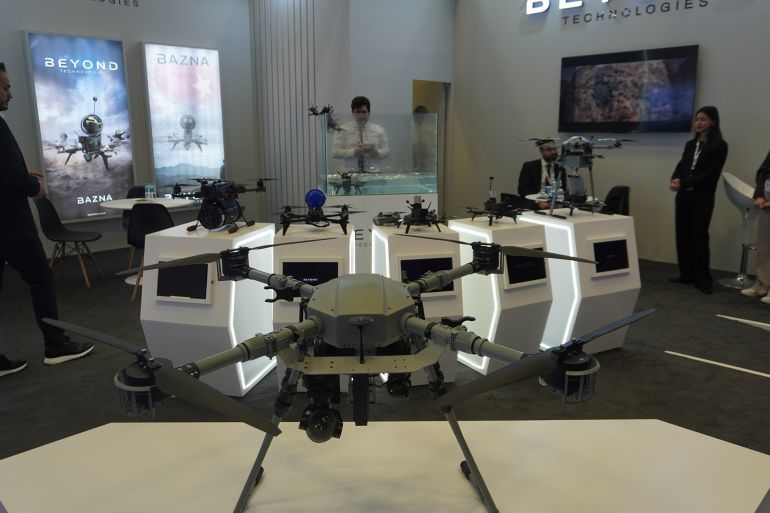 بعض المنتجات المشاركة في معرض الدفاعات البحرية ديمدكس 2026