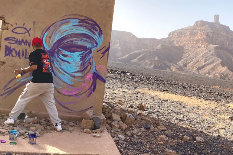 من ورشة تدريبية أجراها الفنان شندول في مدينة غات جنوب ليبيا