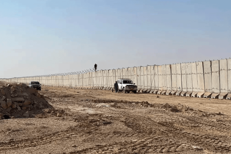 pic-6657-1763572385 الجدار الكونكريتي شمال القائم على الشريط الحدودي العراقي السوري قيادة قوات الحدود الصفحة الرسمية فيس بوك8