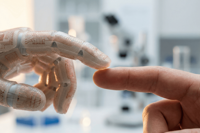 تقنية "الجلد الالكتروني" في الروبوتات المصدر: الجزيرة - مولدة بالذكاء الاصطناعي