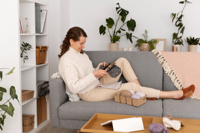 مخاطر دخول المنزل بالأحذية (فري بيك)