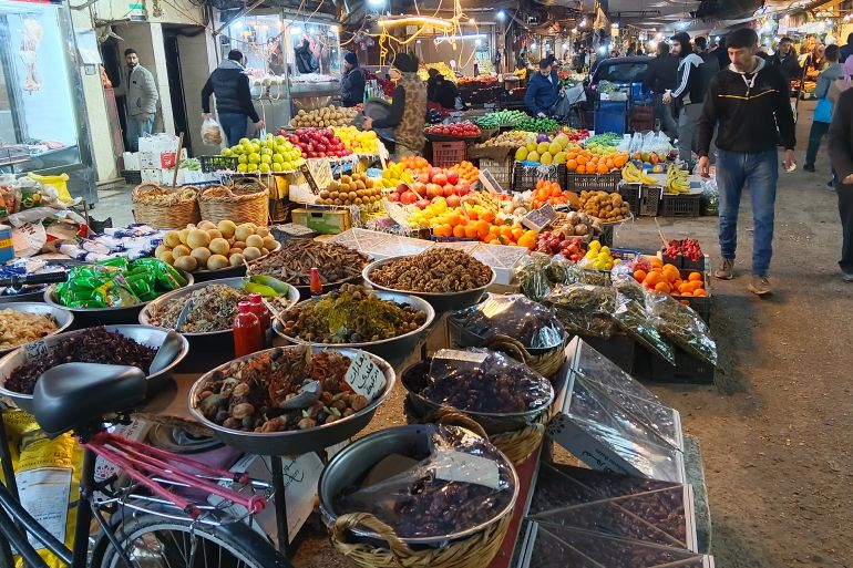 بسطة تمور في سوق باب سريجة