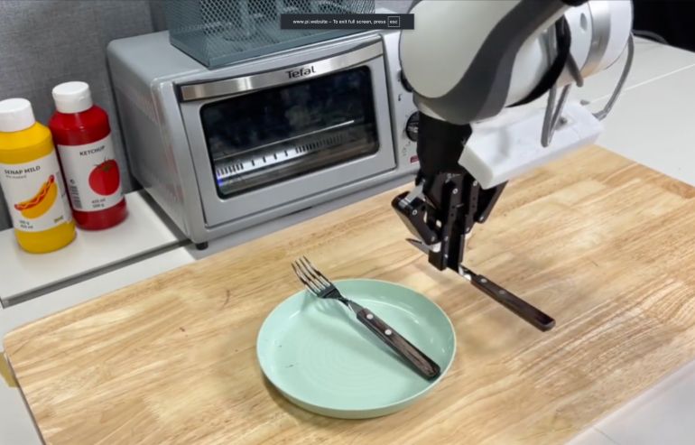 صور لشركة "فيزيكال إنتليجنس" (Physical Intelligence) المصدر:Physical Intelligence