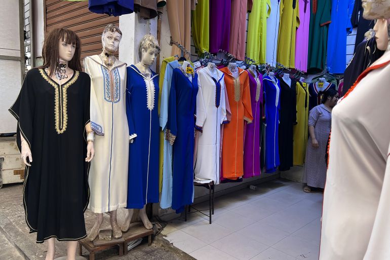 6d981d984d8a7d8aa-1771493473 الملابس التقليدية حاضرة في شهر رمضان