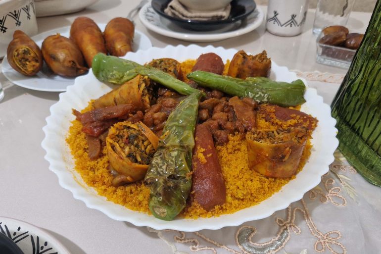 7984653111-1772095186 طبق الكسكسي بالعصبان (فوارغ محشية) الشهي من أساسيات الإفطار التونسي (خاص الجزيرة نت)