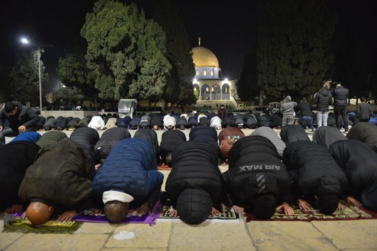 صلاة العشاء والتراويح في المسجد الأقصى أولى ليالي رمضان1447 هـ - 17 فبراير 2026 (الصور وزعتها دائرة الاوقاف الإسلامية على الصحفيين)