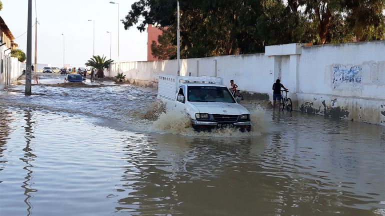 c576ed98-100a-49af-8737-c6a57ec786af جانب من تراكم كميات كبيرة من المياه وسط الطرقات جراء الفيضانات/محافظة نابل/شمال شرقي تونس/سبتمبر/أيلول 2018