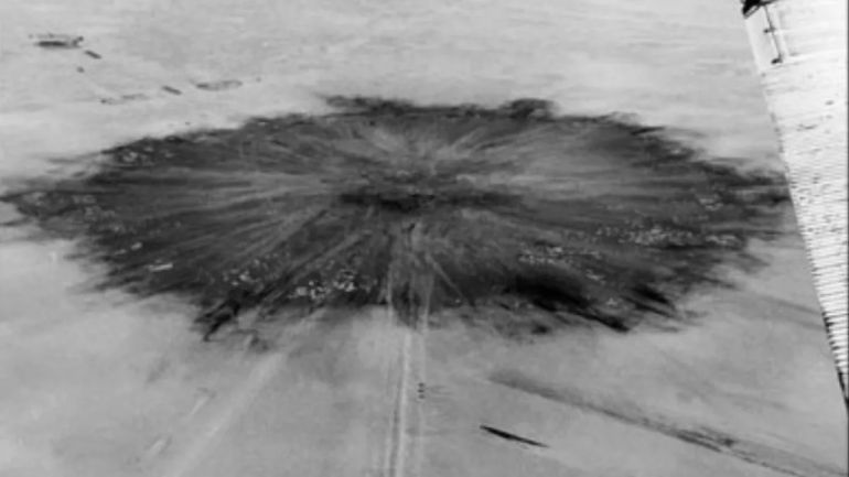 d8a7d984d8aad8acd8b1d8a9-1744723940 منظر جوي لموقع التجربة الفرنسية النووية الأولى بالصحراء الجزائرية التي جرت في 13 فبراير/شباط 1960 (الفرنسية)