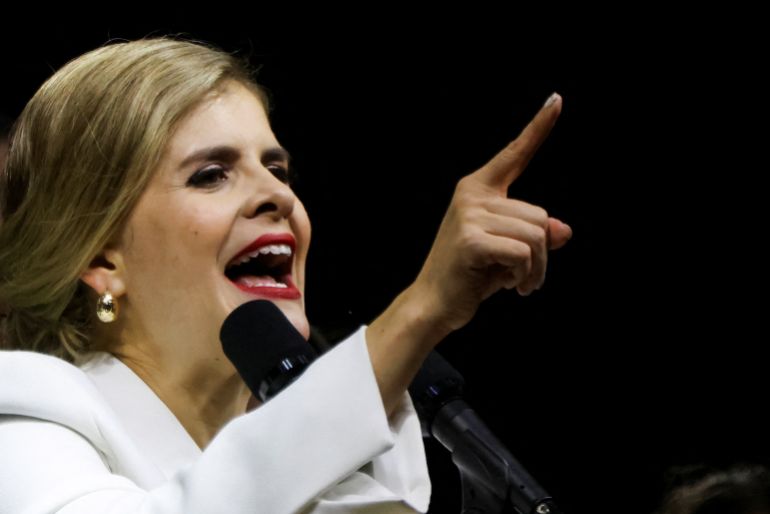 reuters_6980666a-1770022506 Presidential candidate Laura Fernandez of the Sovereign People's Party (PPSO) addresses her supporters as she leads the general election, in San Jose, Costa Rica, February 1, 2026. REUTERS/Mayela Lopez