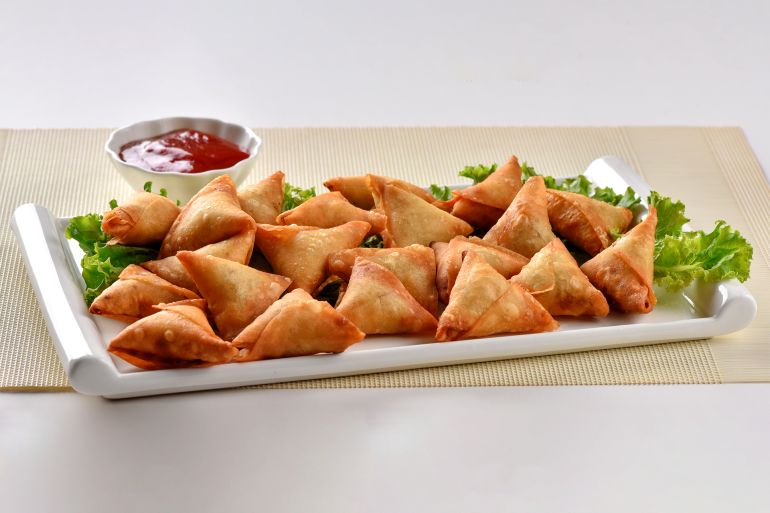 shutterstock_1959119404 سمبوسة شترستوك shutterstock_1959119404