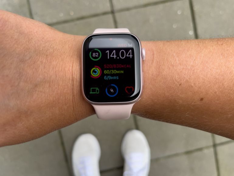 shutterstock_2506787241-1770726388 Vejle, Denmark 20th August, 2024. A close-up image of a Apple smartwatch Series 9 on a person's wrist, displaying fitness tracking metrics. Active lifestyle, running.