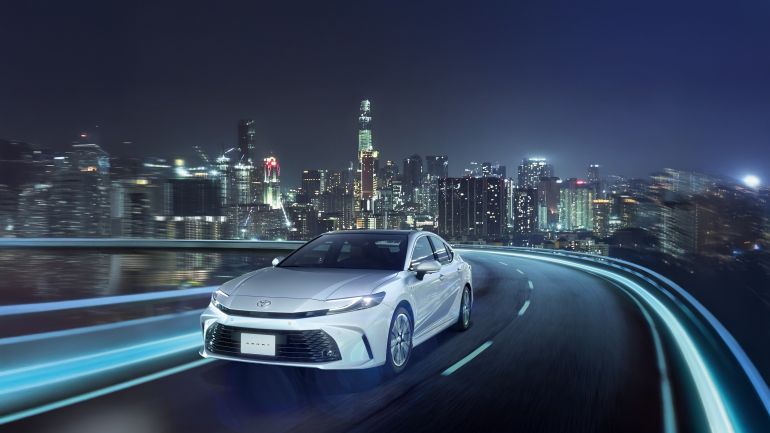 تويوتا كامري المصدر موقع تويوتا الرسمي