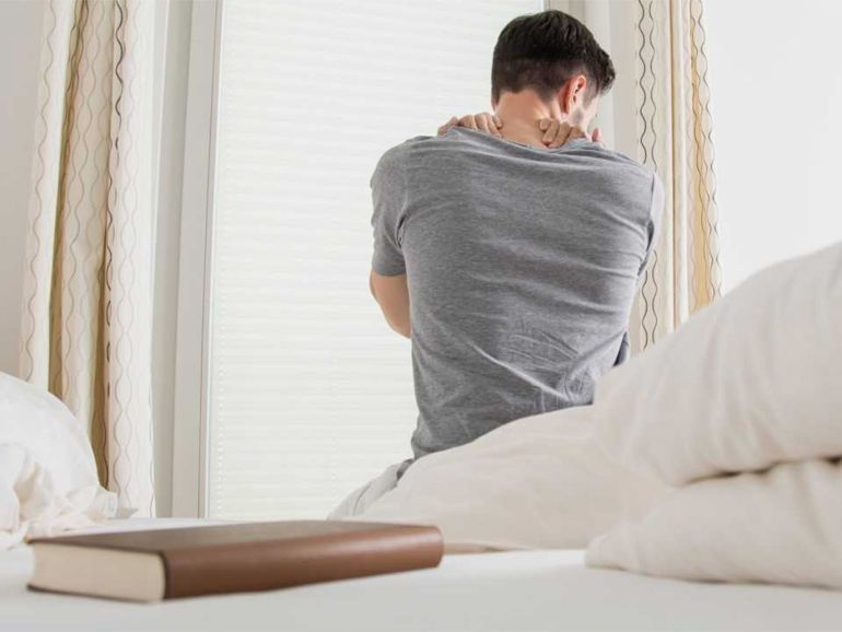 055993ce-e6e4-493e-8e6d-209ed75b735f هرمون الذكورة “التستوستيرون” يتراجع مع التقدم في العمر، وتتمثل الأعراض الدالة على ذلك في اضطرابات الانتصاب وانخفاض الرغبة الجنسية وتراجع الكتلة العضلية وتراجع كثافة الشعر وزيادة الوزن. (النشر مجاني لعملاء وكالة الأنباء الألمانية “dpa”. لا يجوز استخدام الصورة إلا مع النص المذكور وبشرط الإشارة إلى مصدرها.) عدسة: dpa صور: Christin Klose/dpa-tmn/dpa