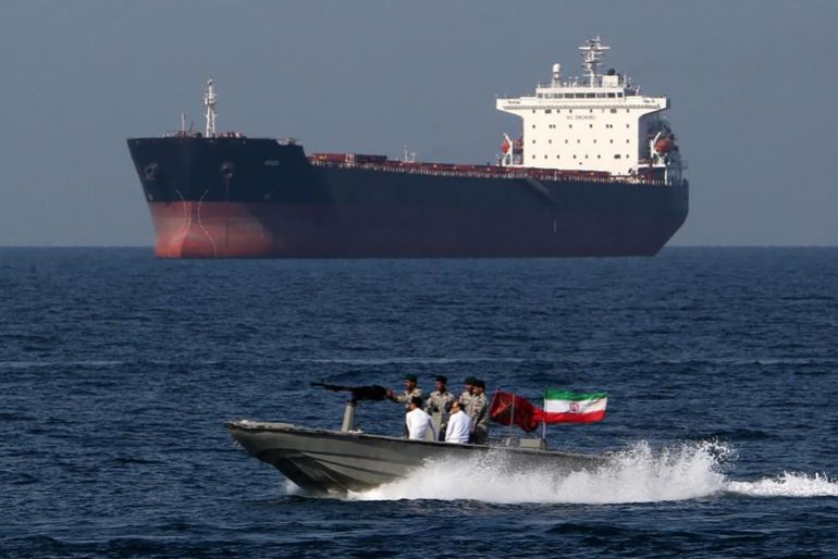 11-1774256136-1 مضيق هرمز الشريان الحيوي لحركة التجارة (صورة من AFP)
