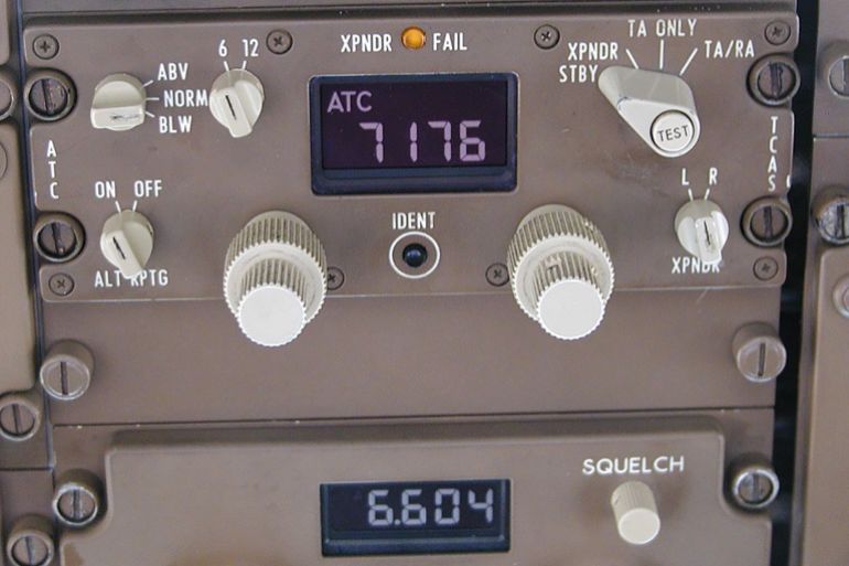 ***داخلية*** برج مراقبة وشرح أكواد التنبيه في الطائرات JetPhotos.Net - Image Copyright Gregg Stansbery