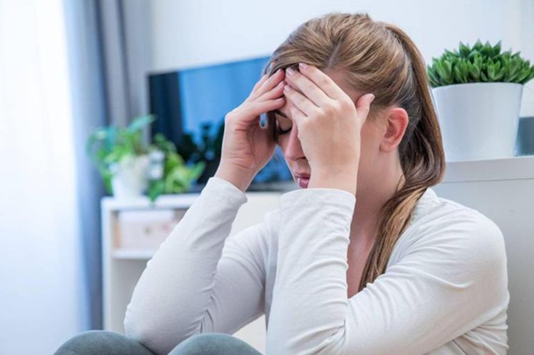 546d8bad981d982-1736769584 خلل التوتر العضلي العنقي هو حالة طبية تحدث بسبب خلل في التحكم بالحركات ينشأ في المخ، ويؤدي إلى حركة الرأس والرقبة بشكل لاإرادي مثل الميل الجانبي أو الانحناء إلى الأمام أو الخلف. (النشر مجاني لعملاء وكالة الأنباء الألمانية “dpa”. لا يجوز استخدام الصورة إلا مع النص المذكور وبشرط الإشارة إلى مصدرها.) عدسة: dpa صور: dpa