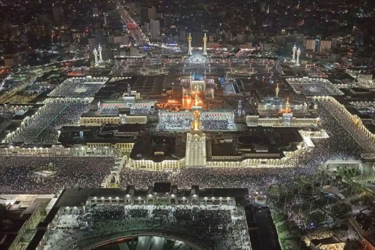 صورة جوية للحضور المهيب لملايين الحجاج في مرقد الرضوي المقدس عند حلول العام الجديد @وكالة تسنيم