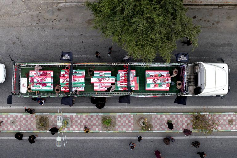 تشييع ضحايا مجزرة مدرسة ميناب الابتدائية للبنات