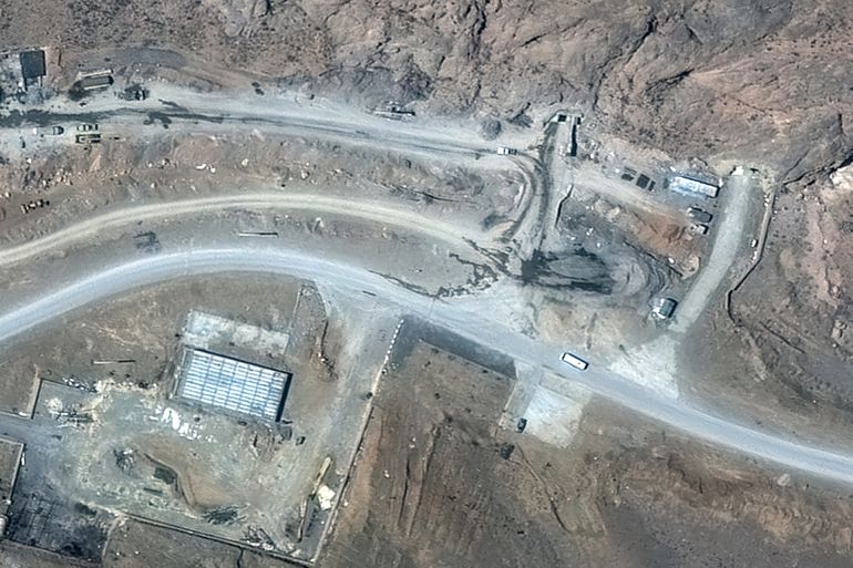 **داخلية** صور فضائية تكشف دمار قواعد المسيرات والصواريخ في أصفهان والأهواز @vantor.mediavalet.com