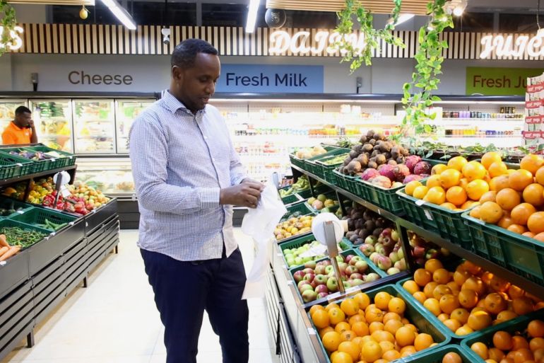 صور حياة ليلية في مقديشو في حي هدن بمقديشو