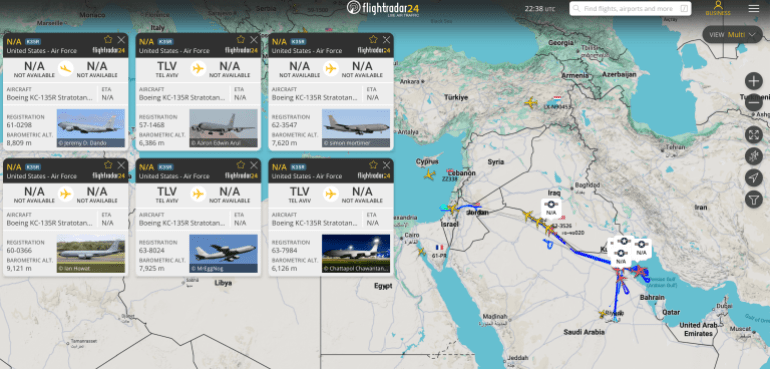 بيانات ملاحية لطائرات كيه سي-135 ستراتوتانكر خلال مهمة للتزود بالوقود جوا (فلايت رادار)