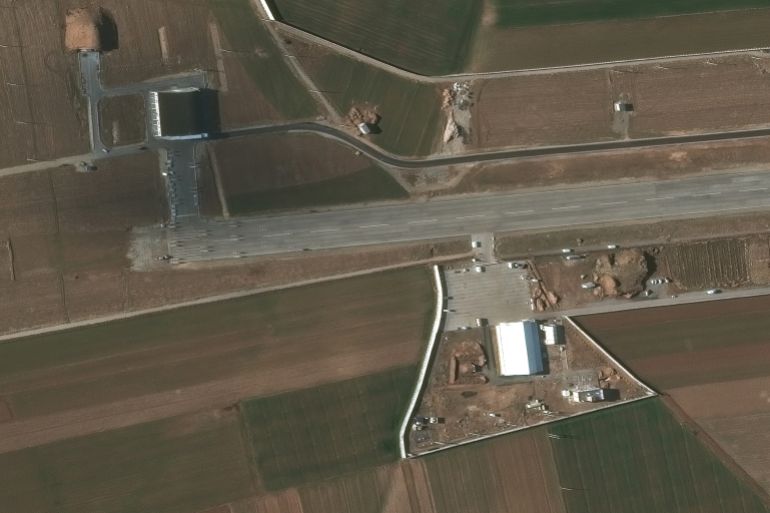 صور أقمار صناعية عالية الجودة ترصد أضرارا في قاعدة طائرات مسيرة غربي إيران credit : vantor