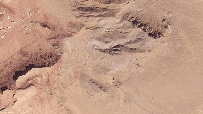 صور فضائية لقصف قاعدة تابعة للحرس الثوري في مدينة يزد (بلانيت لابس)