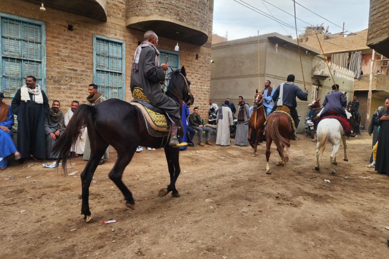 الفرسان قبل بدء المرماح (الصحافة المصرية)