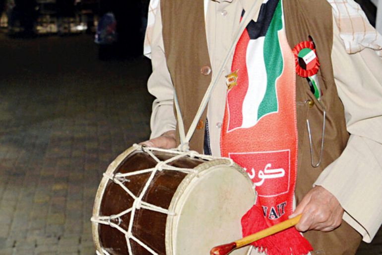 _استمرار ظاهرة بو طبيلة أو المسحراتي في الكثير من الأحياء الكويتية-الصحافة الكويتية