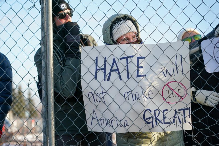 epa_698ec7afcb88-1770964911 epa12681358 Protesters gather at the Henry Whipple Federal Building, which houses ICE offices and a detention center, the day after Alex Pretti was fatally shot by federal agents in south Minneapolis, Minnesota, USA, 24 January 2026. Pretti is the second person killed by federal officers in Minneapolis this month. EPA/CRAIG LASSIG